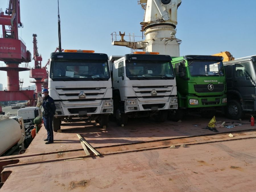 15 units Howo tractor truck loaded on the ship for the Congo Customer