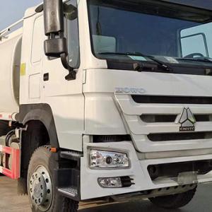 2 Units Howo Fuel Tanker Truck Loaded On The Ship For Ghana