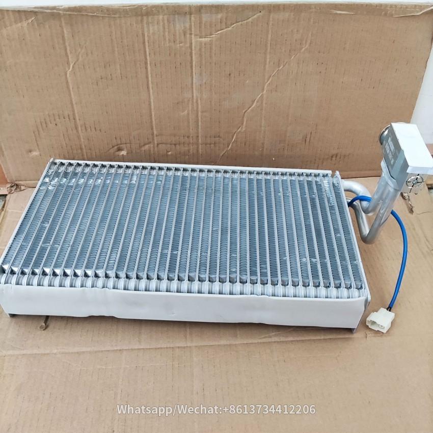 Engine Part WG1642820005 Air Conditioning Evaporator HOWO Auto AC Durable Evaporator