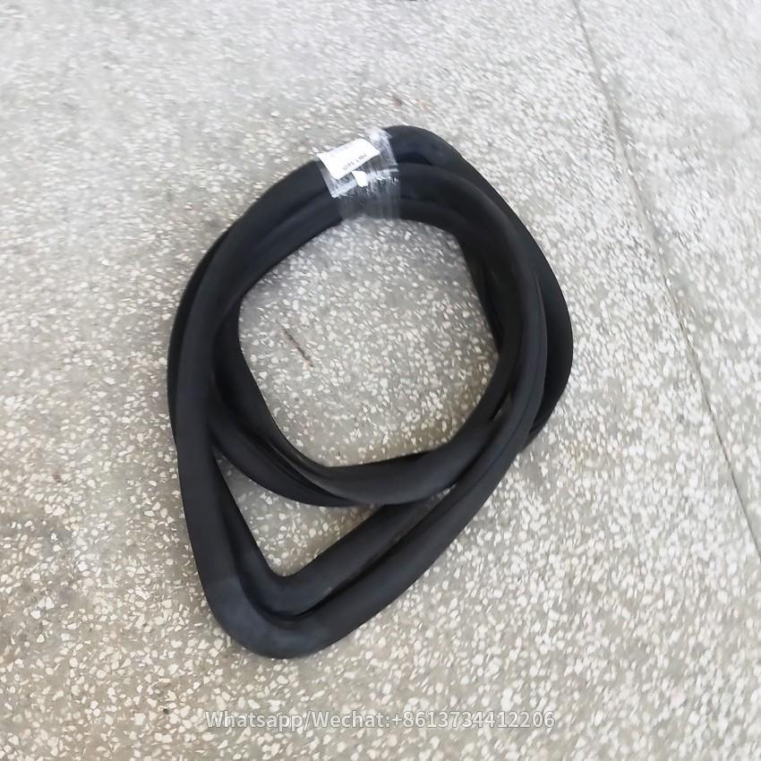 SINOTRUK A7 HOWO Windshield Sealing Strip WG1664710010