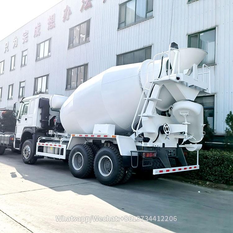 Sinotruck heavy duty Howo 6x4 10 wheeler mixer truck