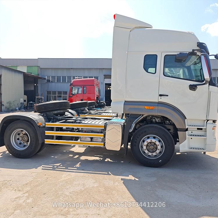Sinotruk Heavy Duty Howo NX 4x2 6Wheeler Tractor Truck