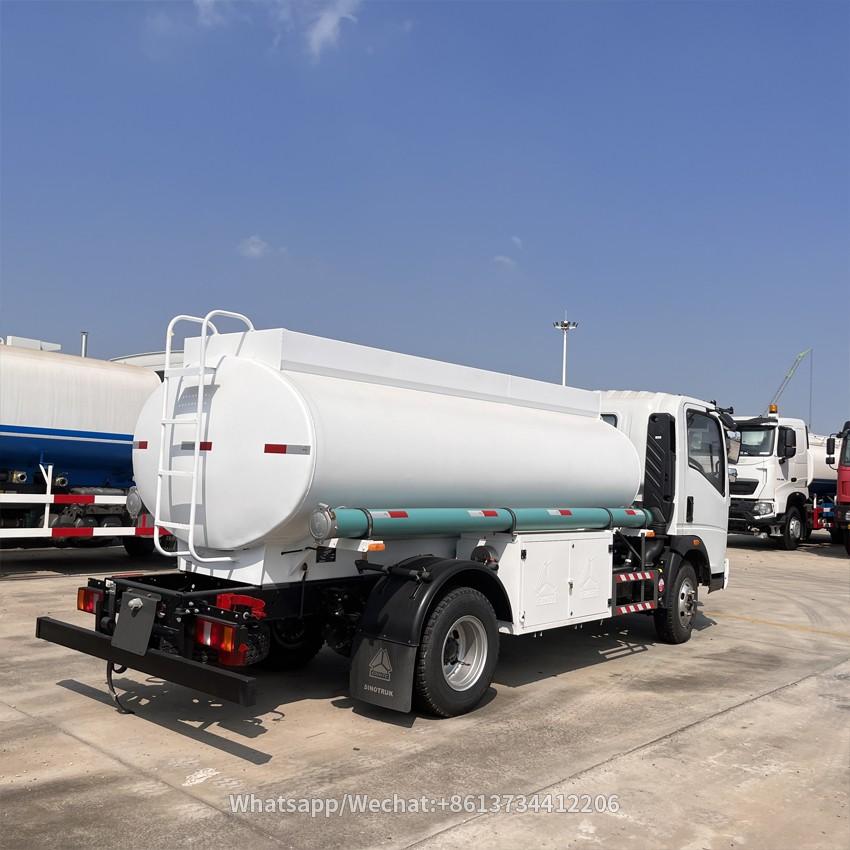 Sinotruk Howo 8000L Fuel Tanker Truck
